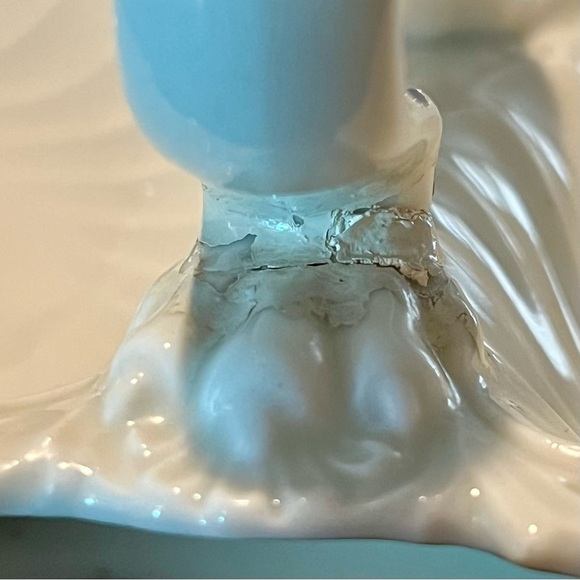 Vintage White Porcelain Divided Serving Dish – Shell Pattern with Handle - Picture 3 of 13